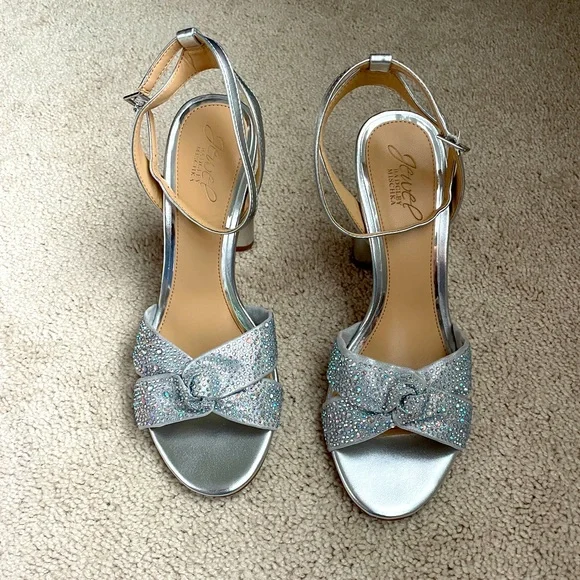 Jewel Badgley Mischka silver sequin heels size